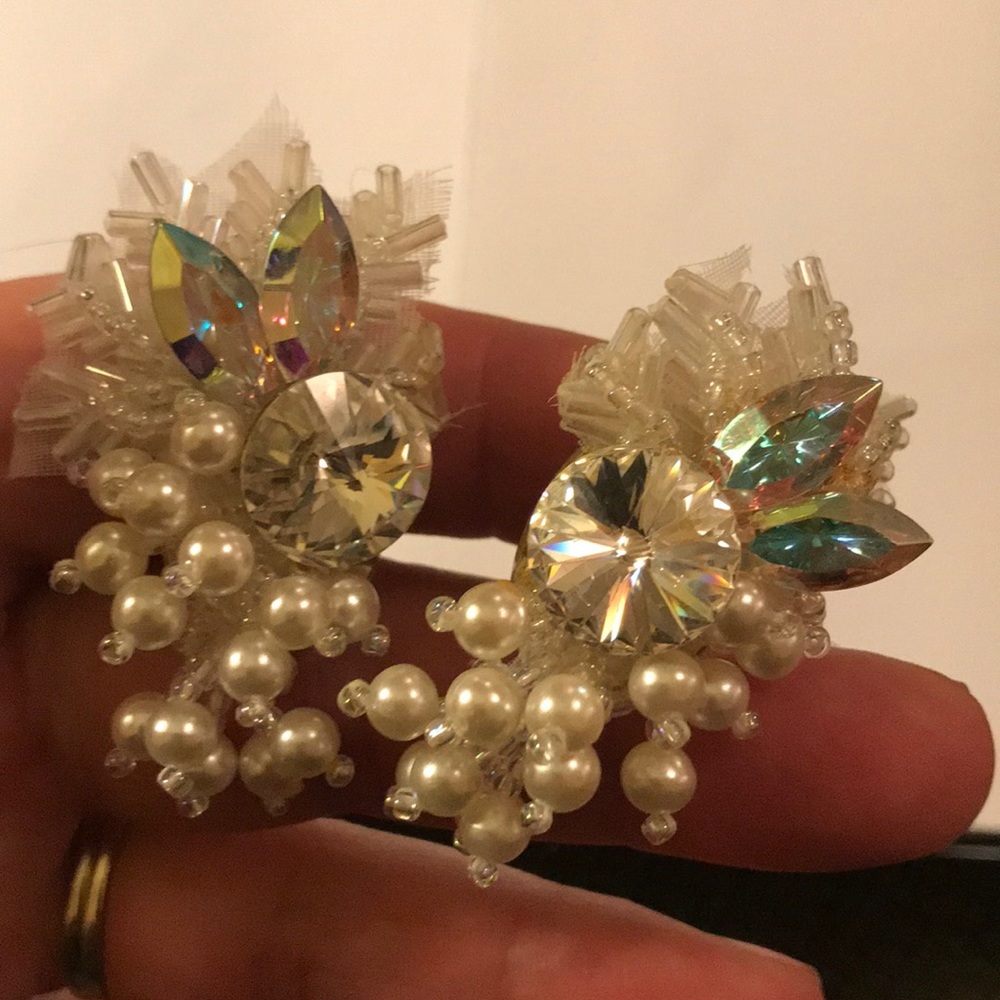 Vintage clip on earrings. Bling bling!!  EUC